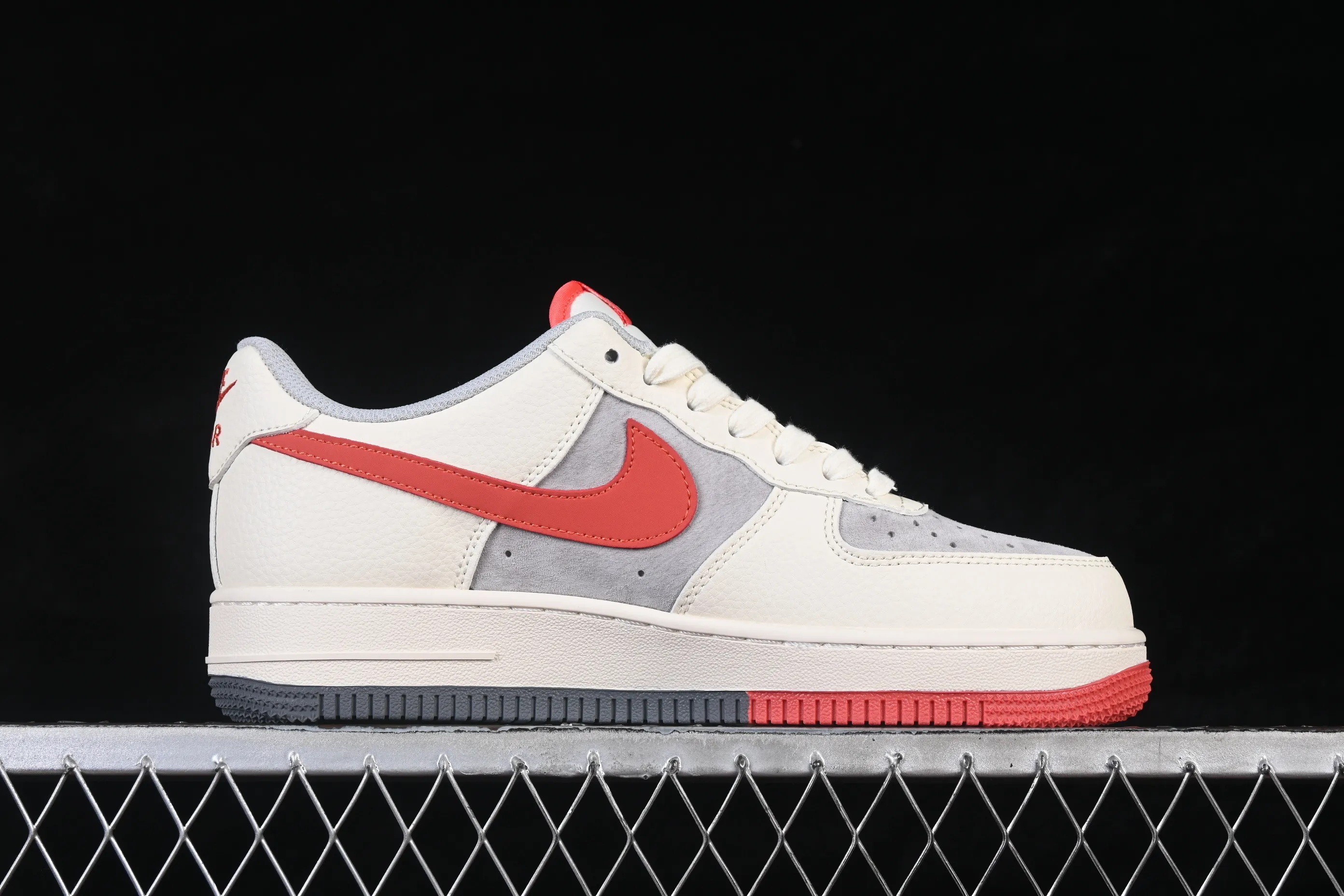 All categories Nk Air Force 1 Air Force series Nk Air Force 1 Low Air Force low-top Nike Air Force 1'07 Low Year of the Horse joint Air Force 1 low-top casual sneakers QW5288-120